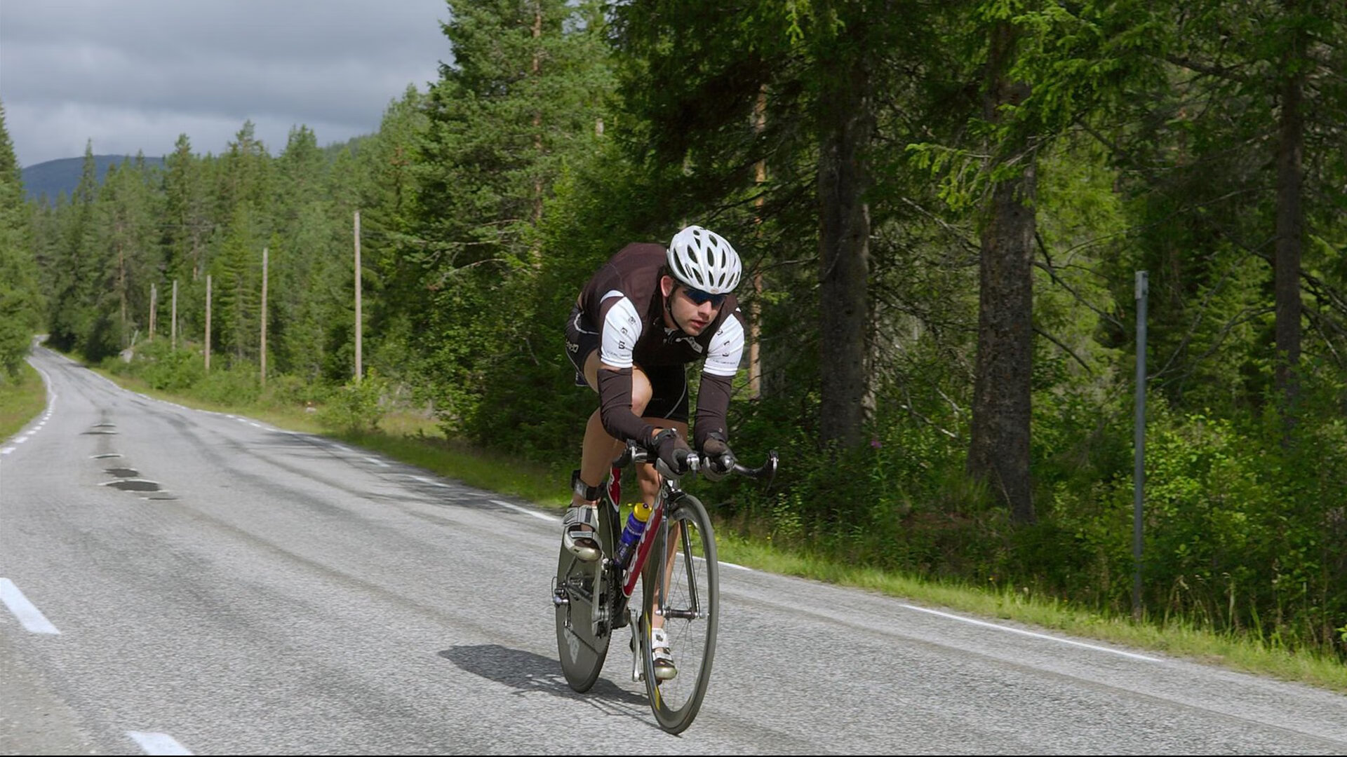 仰泳稳定推进突尼斯晋级顺利，下个月属于什么时态